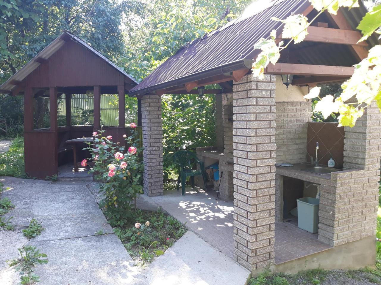 Котедж "Лісовий Затишок" Glubokoye Екстериор снимка